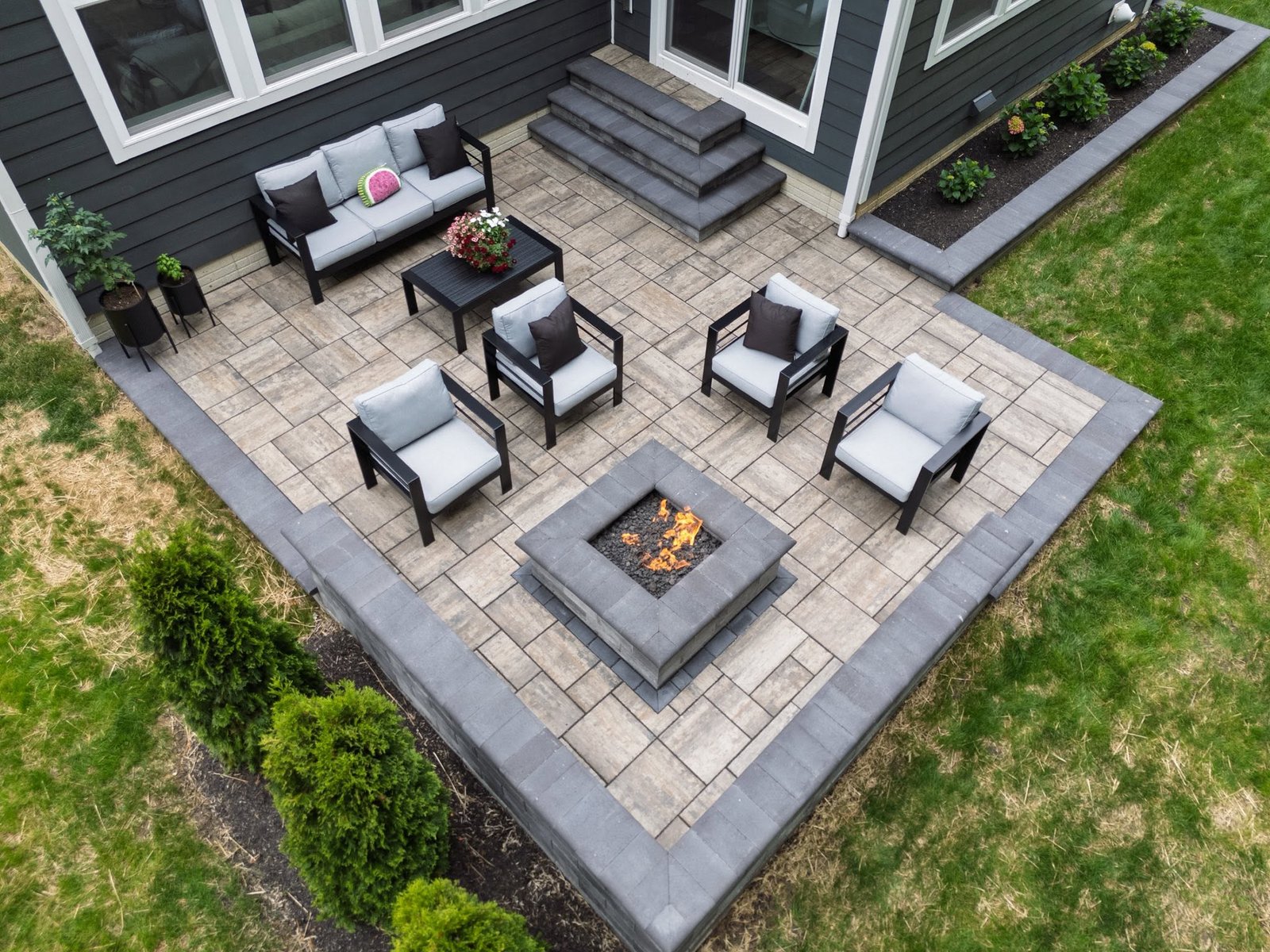 Fire Pits & Outdoor Living
